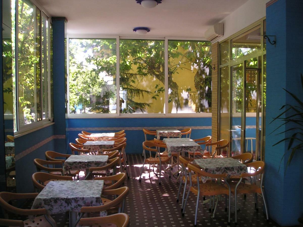 Hotel Bellevue Cesenatico Exterior photo